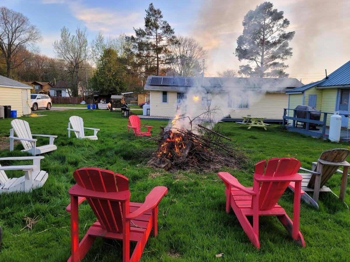 Fun Place With A Sandy Beach For Swimming, Boating, And Fishing, Featuring 3 Available Cabins Fenelon Falls Bagian luar foto