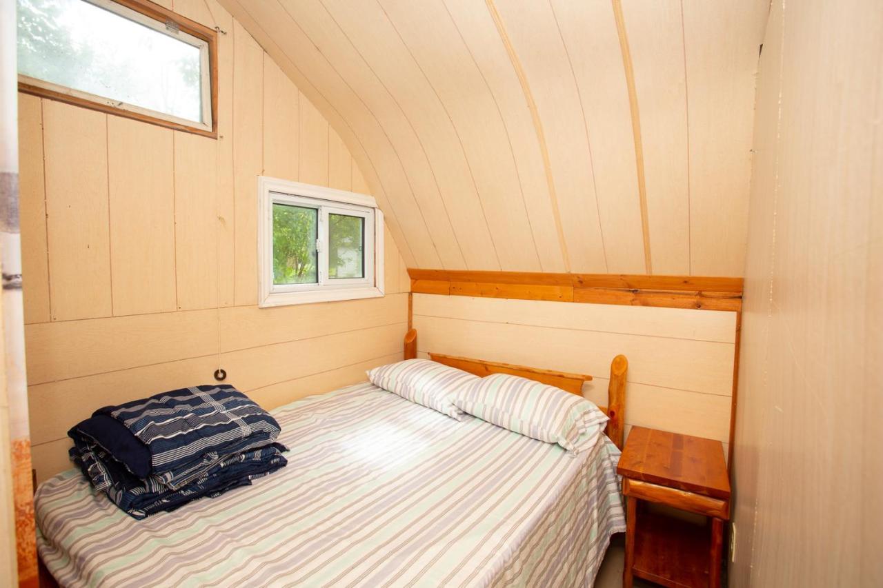 Fun Place With A Sandy Beach For Swimming, Boating, And Fishing, Featuring 3 Available Cabins Fenelon Falls Bagian luar foto