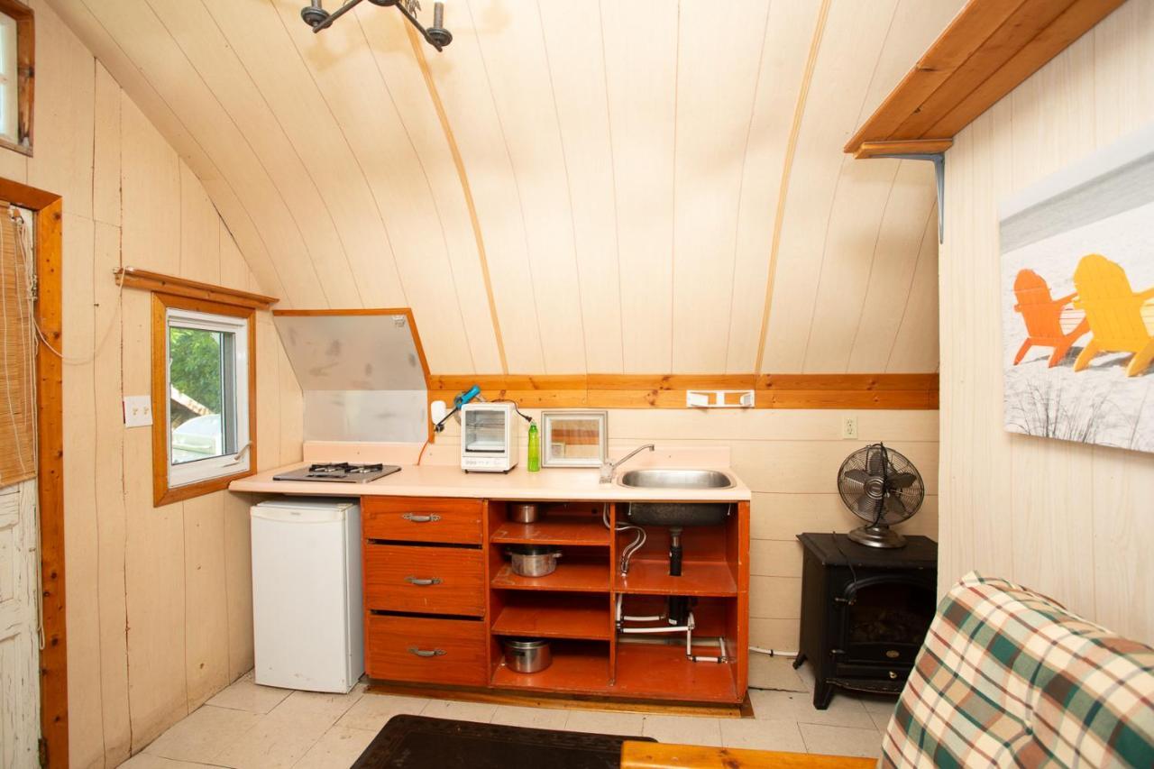 Fun Place With A Sandy Beach For Swimming, Boating, And Fishing, Featuring 3 Available Cabins Fenelon Falls Bagian luar foto