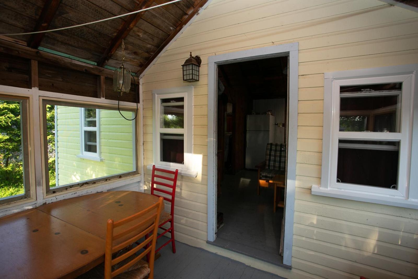 Fun Place With A Sandy Beach For Swimming, Boating, And Fishing, Featuring 3 Available Cabins Fenelon Falls Bagian luar foto