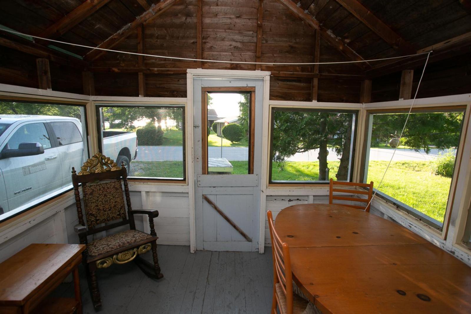 Fun Place With A Sandy Beach For Swimming, Boating, And Fishing, Featuring 3 Available Cabins Fenelon Falls Bagian luar foto
