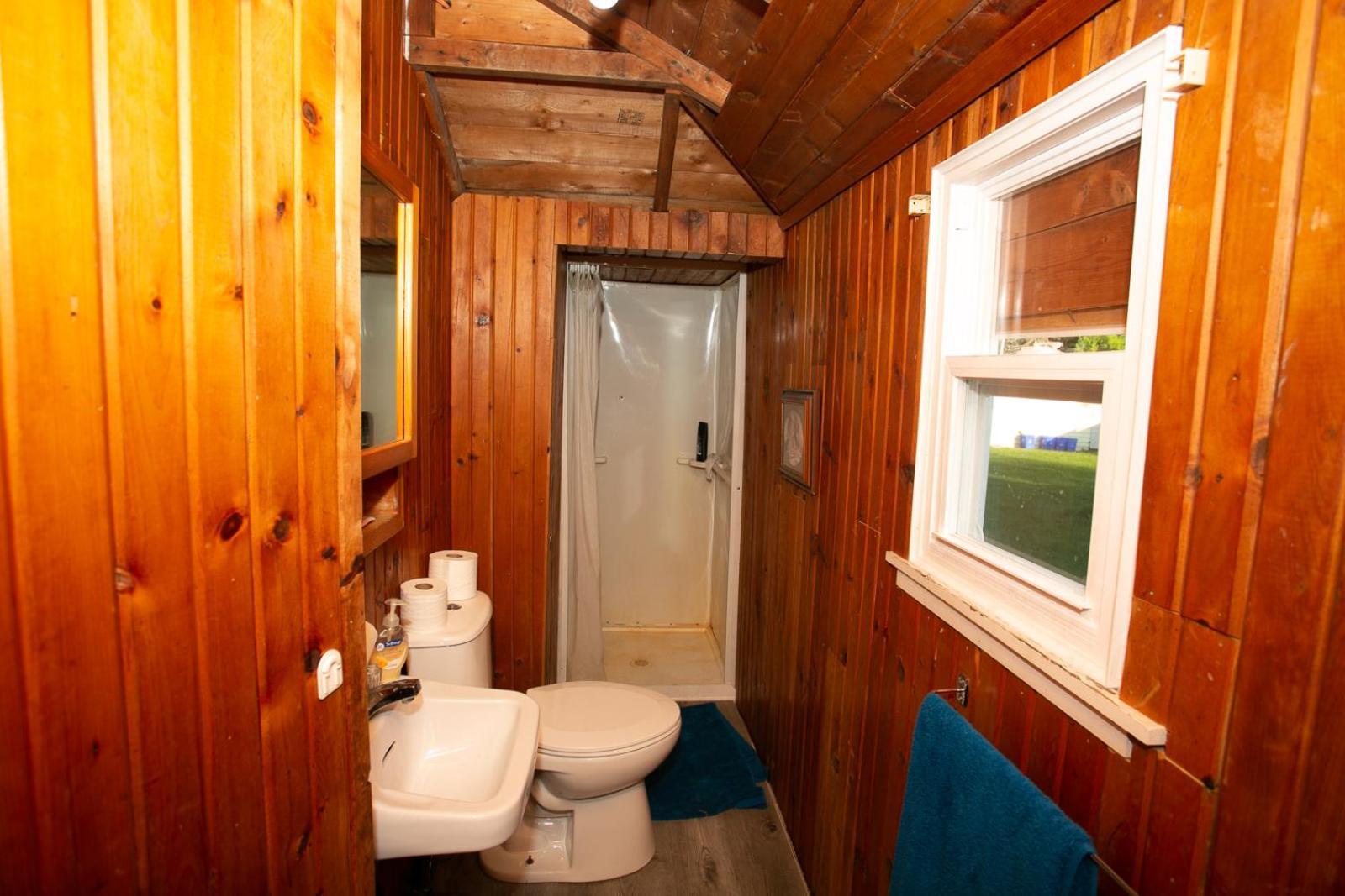 Fun Place With A Sandy Beach For Swimming, Boating, And Fishing, Featuring 3 Available Cabins Fenelon Falls Bagian luar foto