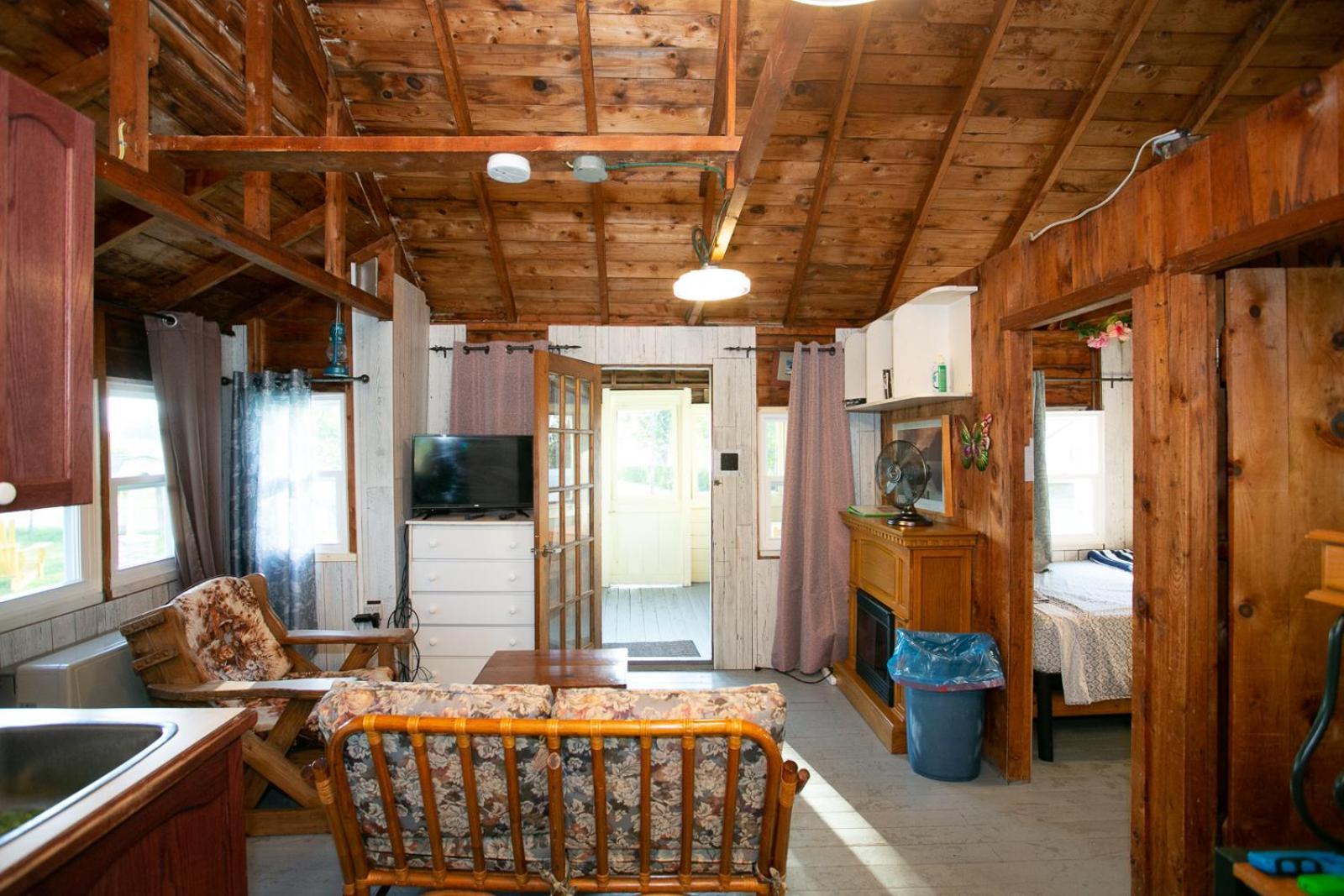 Fun Place With A Sandy Beach For Swimming, Boating, And Fishing, Featuring 3 Available Cabins Fenelon Falls Bagian luar foto