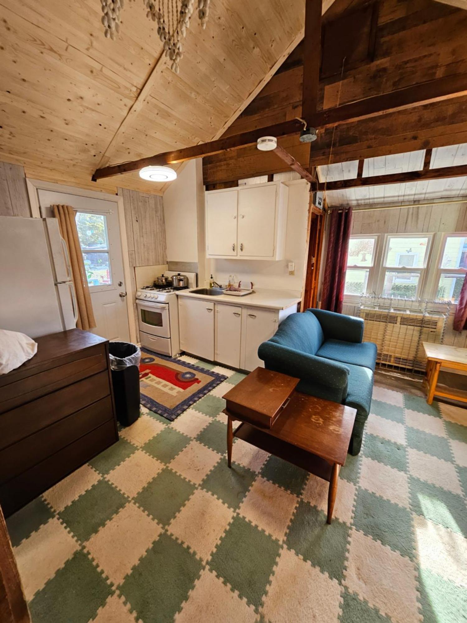 Fun Place With A Sandy Beach For Swimming, Boating, And Fishing, Featuring 3 Available Cabins Fenelon Falls Bagian luar foto