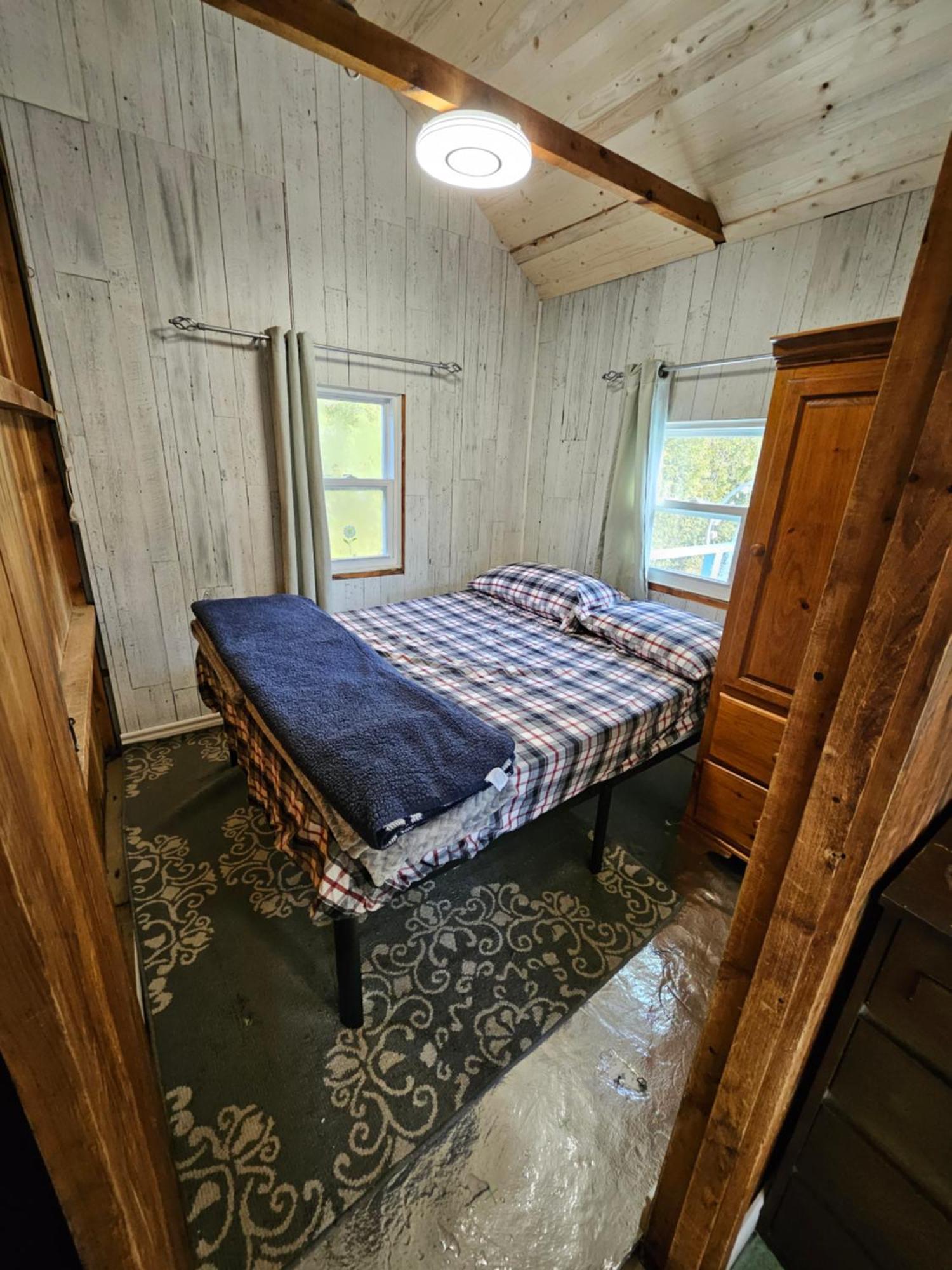 Fun Place With A Sandy Beach For Swimming, Boating, And Fishing, Featuring 3 Available Cabins Fenelon Falls Bagian luar foto